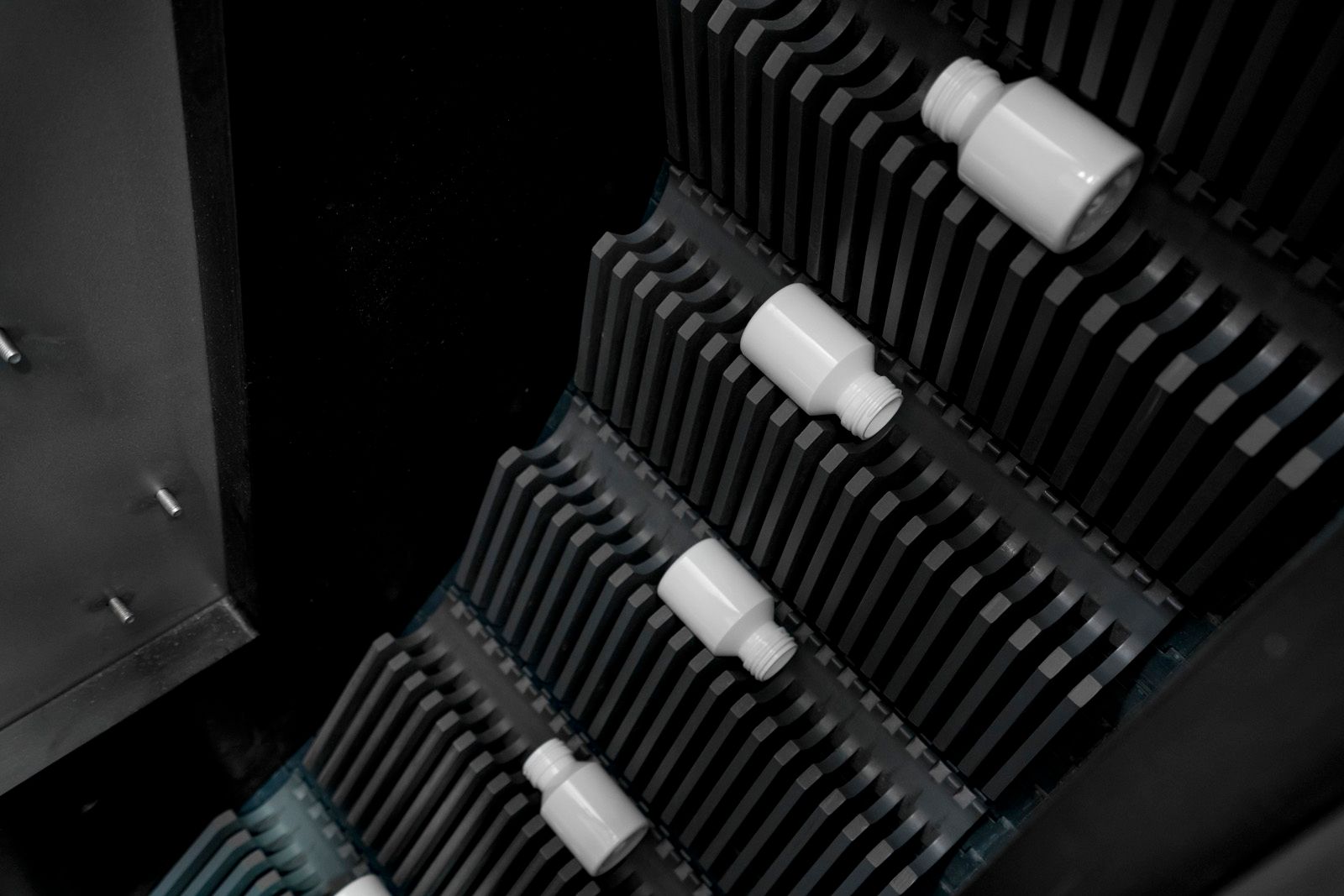How CINFA went from installing one pharmaceutical container unscrambler to four